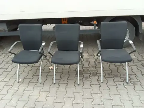 3 db Haworth Comforto konferenciaszék