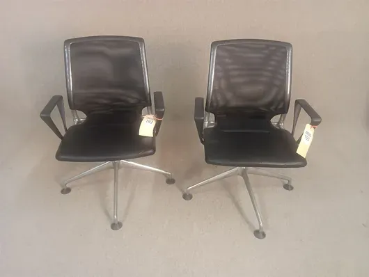 2 scaune de conferință Vitra Meda