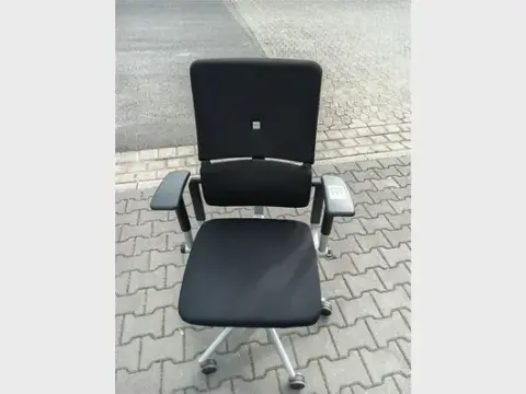1 adet ofis sandalyesi Steelcase
