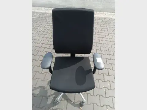 1 adet büro sandalyesi Löffler