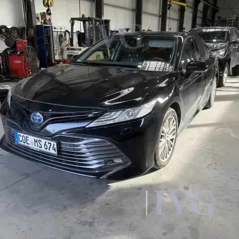 سيارة سيدان TOYOTA Camry