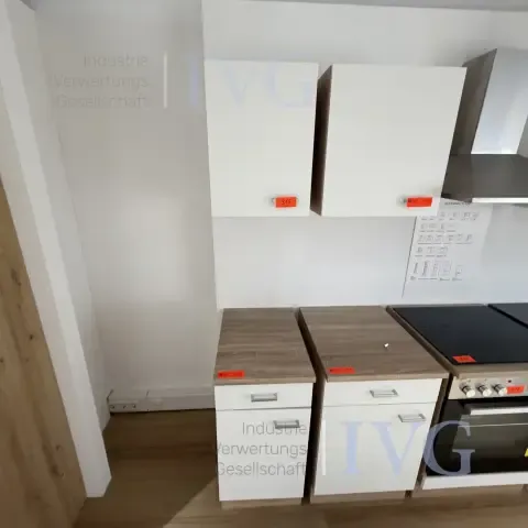 Kitchen cabinet
