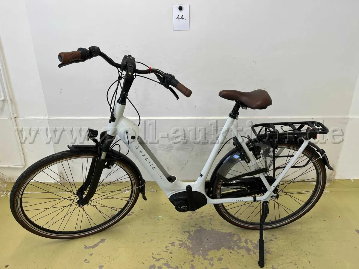 1 辆 Gazelle "Arroyo Elite C7+" 电动自行车，28 英寸，车架 62 cm，电机故障