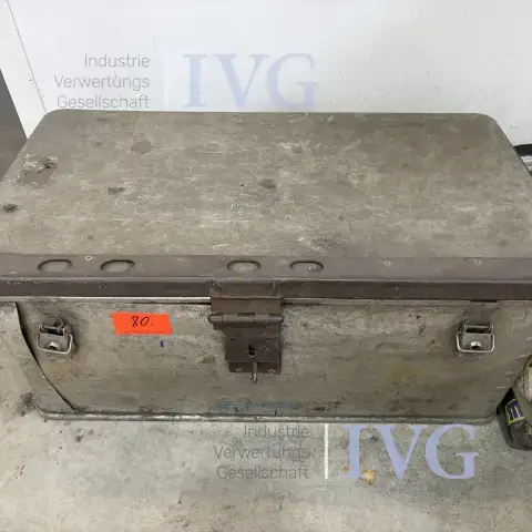 صندوق نقل من الفولاذ