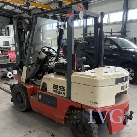 NISSAN JX.25/30DE 柴油叉车