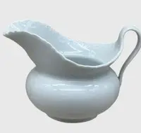 Sauskål, hvit "Meissen", 1800-tallet, sverd gjennomslipt, høyde 10 cm