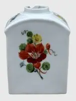 Teholder "Meissen" sverdmerke med stjerne omkring 1780, blomstermalt, hals støtt, høyde 10 cm