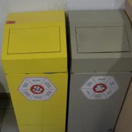 2 spremnika za otpad