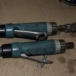 2 trykluft håndslibemaskiner