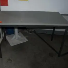 Tavolo di deposito