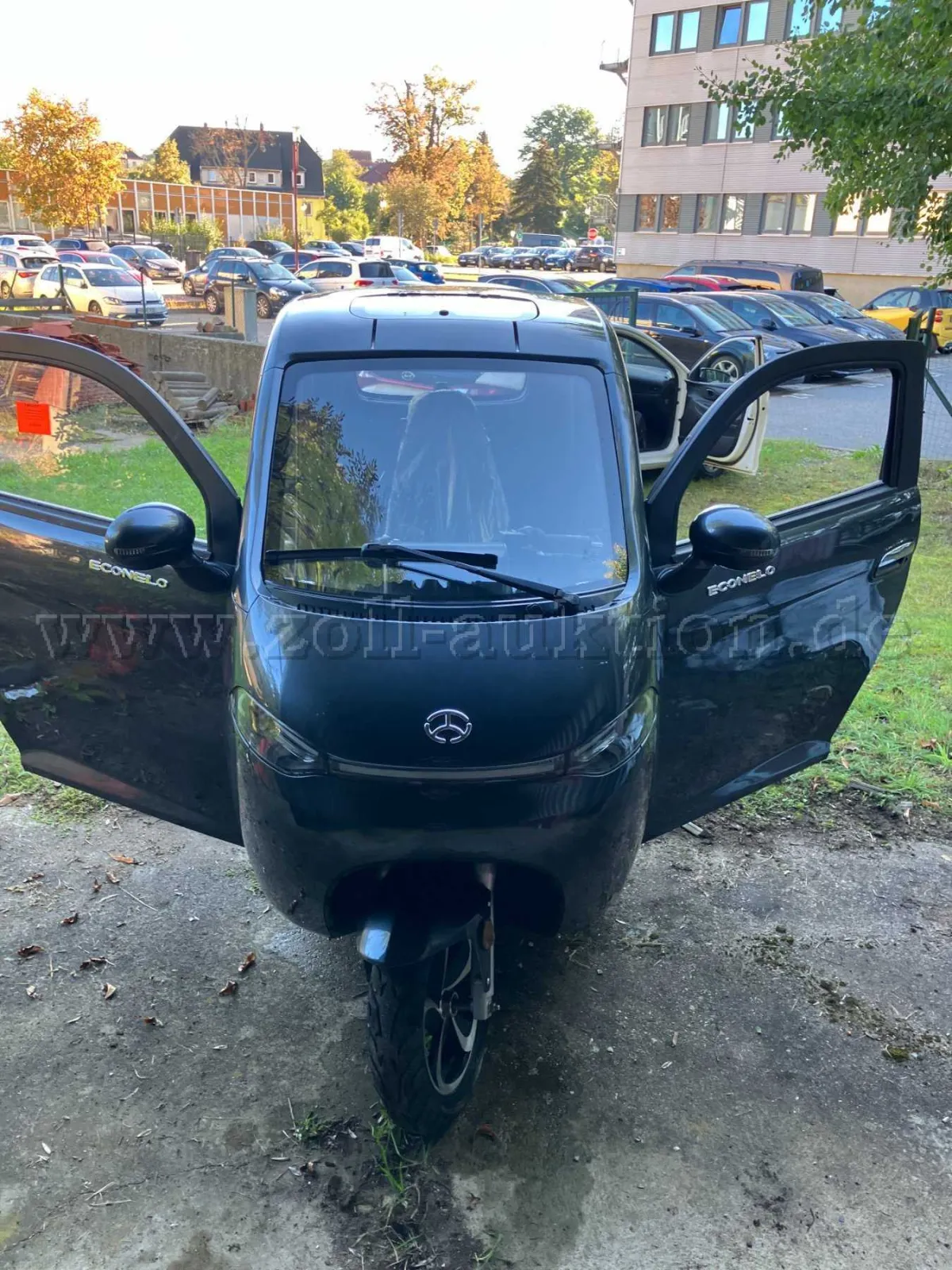 1 Econelo sähköinen kabiiniauto Nelo 3.3, vähän käytetty, viallinen