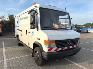 Camion Mercedes 816 D furgonato