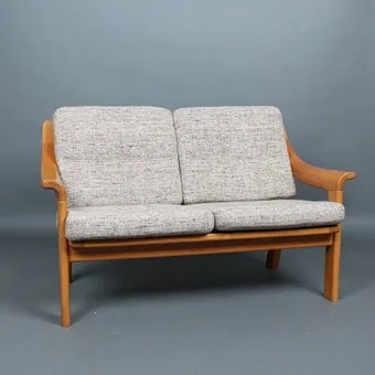 POUL JEPPESEN MØBELFABRIK。沙发 / 双人座,木材,羊毛,1960 年代,丹麦。