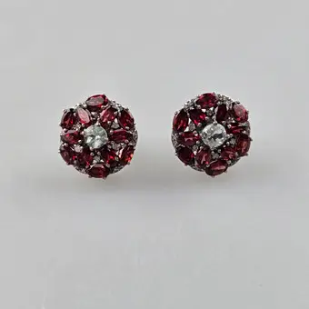 Pendientes de botón de granate con detalles de diamante, plata 925.