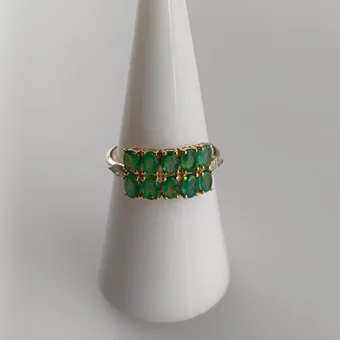 祖母绿钻石戒指 - 585 黄金，10 颗椭圆形切割天然祖母绿，约 1,25 克拉。