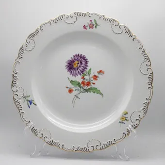 Meissen, ruokalautanen 26 cm "Saksalaiset kukat" asteri, kultareuna, 2. laatu, posliini.