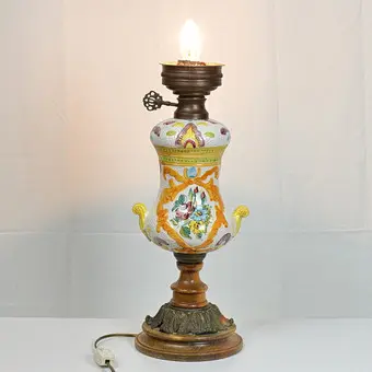 Italiensk lampe, fajance, træ og messing, elektrificeret, håndmalet, omkring 1900-1920