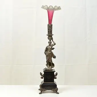 Antikt figuralt bordopsats med glasindsats, «Demeter», Frankrig omkring 1870.