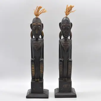 Afrikansk skulpturpar, træ, farveaccenter, det 20. århundrede.