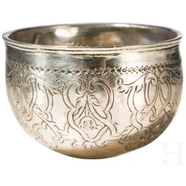 Piccolo bicchiere d'argento con moneta, Danimarca, metà del XVIII sec.