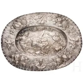 大型银质展示盘，狩猎图案，慕尼黑的Eduard Wollenweber，约1890年