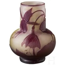 Petit vase « Ancolies », Nancy Emile Gallé, vers 1900