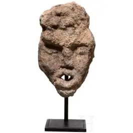 Mali romanički odvodnik vode, Francuska, 12. st.