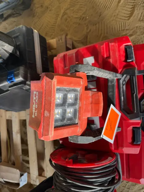Batteridrevet lyskaster (Hilti)