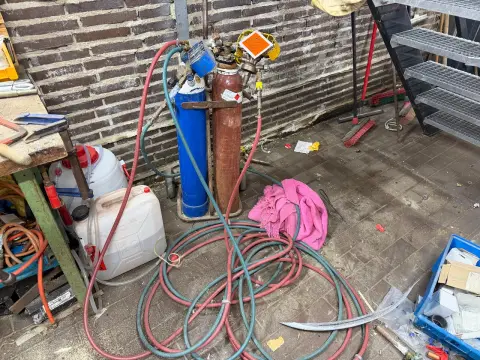 Cărucior pentru butelii (cu pachet de furtun de sudură + armături de sudură)