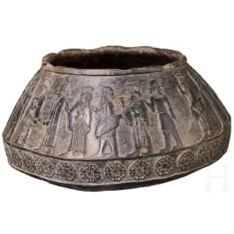 Figürlü frizli klorit kap, Ahameniş, MÖ 5. yüzyıl