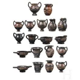 19件微型器皿，黑釉陶器，意大利南部，公元前4至3世纪