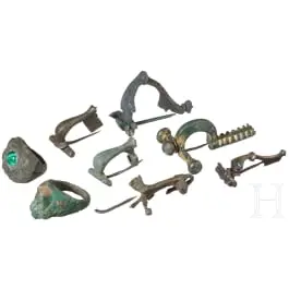 Hat római bronzfibula és két bronzgyűrű, Kr. u. 1–4. század