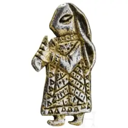 镀金银质吊坠，呈手持饮角杯的女武神形象，维京时期，10世纪