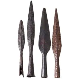 四件铁制矛头，凯尔特至中世纪早期，公元前4世纪至公元6世纪