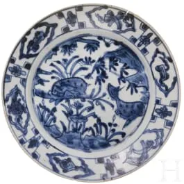 Piatto blu e bianco, Cina, probabilmente dinastia Ming, XV/XVI sec.
