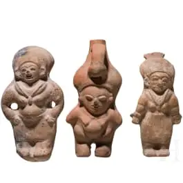 三件前哥伦布时期陶俑，厄瓜多尔，约公元500 - 1500年