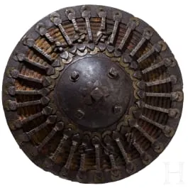 Bouclier de poing en fer, Caucase, 19e siècle