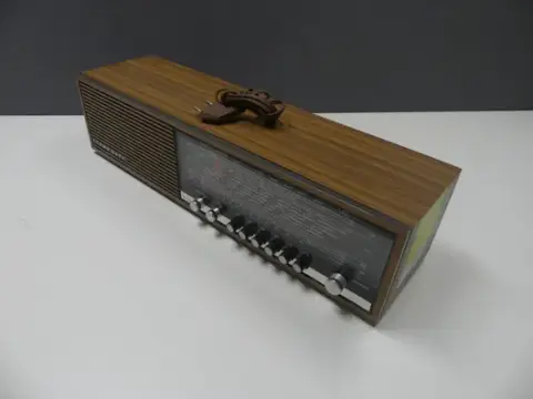 Loewe Opta - R 150 - radio