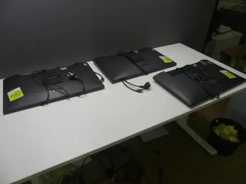 3 monitor BenQ