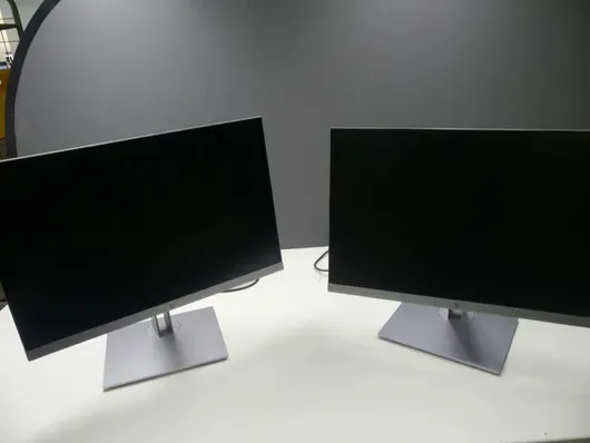 عدد 2 hp - E243i - شاشة