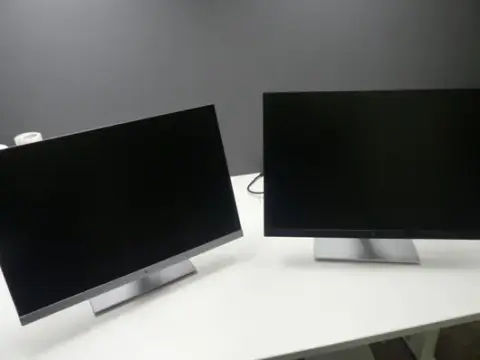 2 pezzi hp - E243i - 24 pollici - monitor LCD