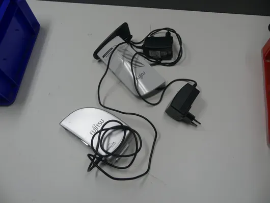 Fujitsu lot - dockingstations, incl. voedingen