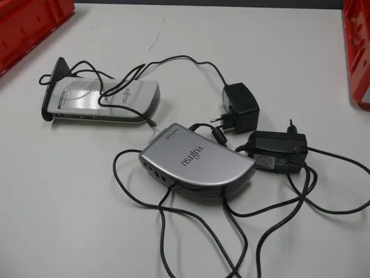 Fujitsu 扩展坞组合,含电源