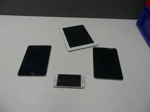 Lot Apple — iPad-uri și iPhone