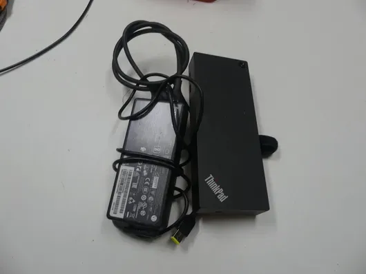 Lenovo - ThinkPad 扩展坞，含电源和线缆