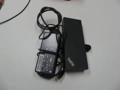 Lenovo — docking station ThinkPad, incl. alimentatore e cavo