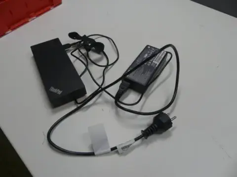 Lenovo - docking station ThinkPad, con alimentatore e cavo