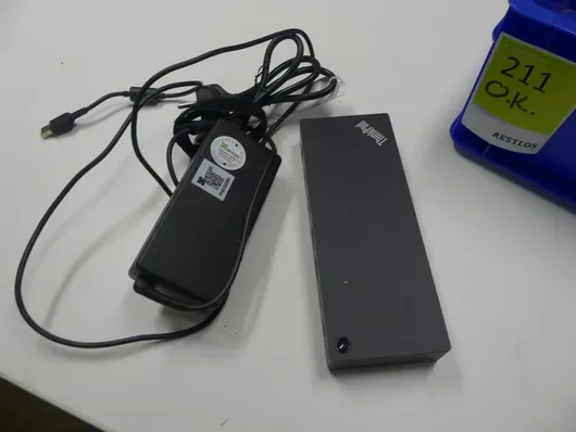 Lenovo - docking station ThinkPad e alimentatore