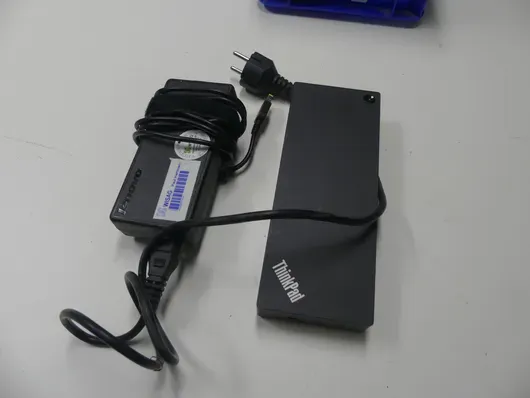Lenovo - docking station ThinkPad e alimentatore