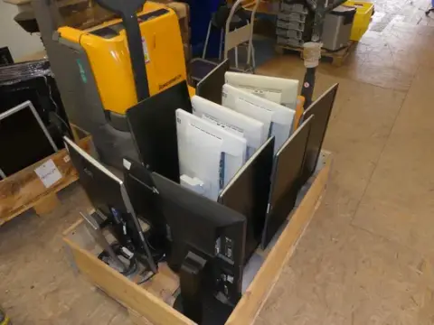 12 pz. monitor, vari